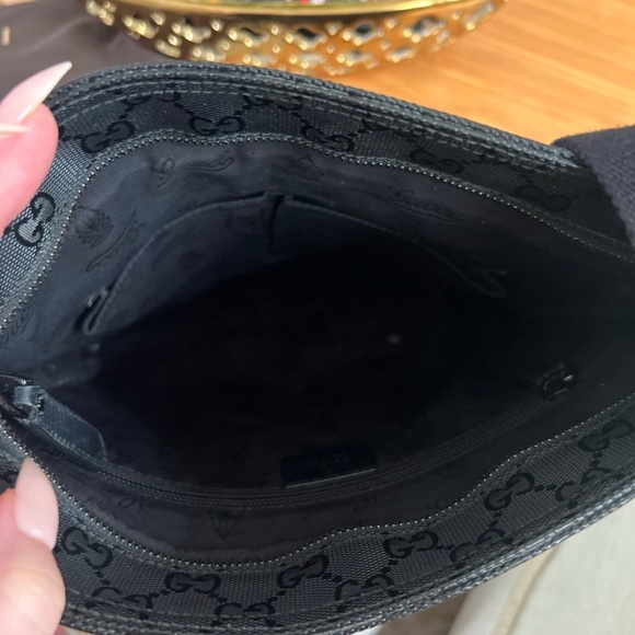 Gucci Crossbody - Picture 4 of 6